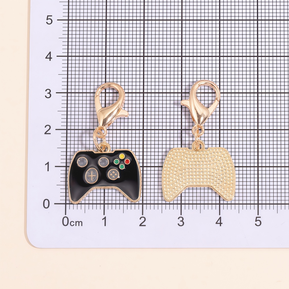 Enamel Video Game Controller C - Jewelry Making Videos recension och pris